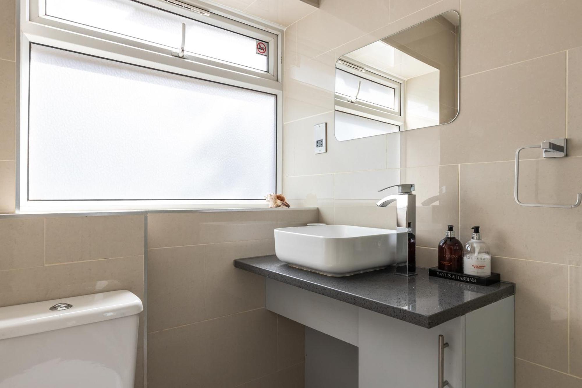 King Studio Apartment With Garden And Parking Ealing Esterno foto