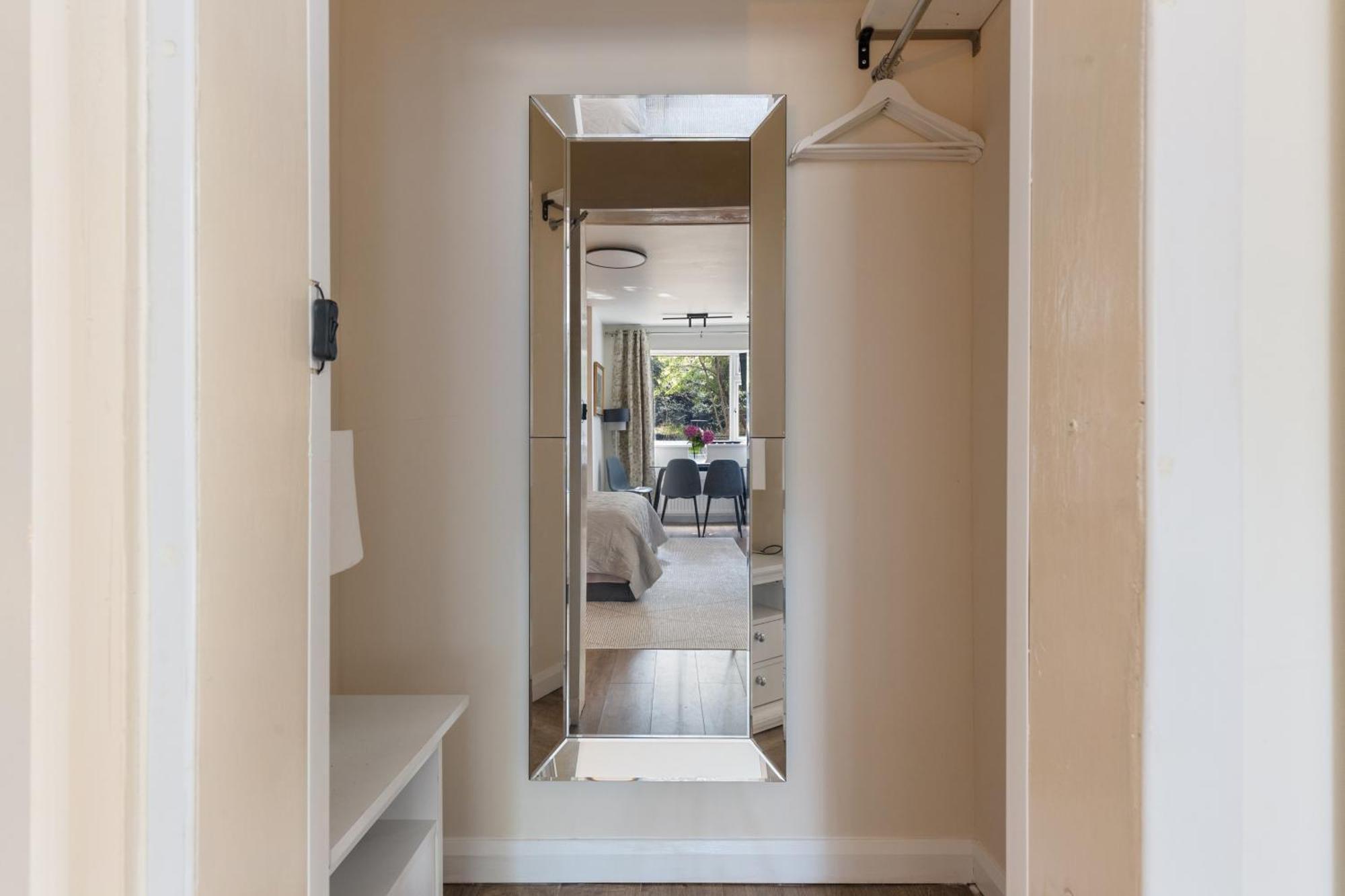 King Studio Apartment With Garden And Parking Ealing Esterno foto