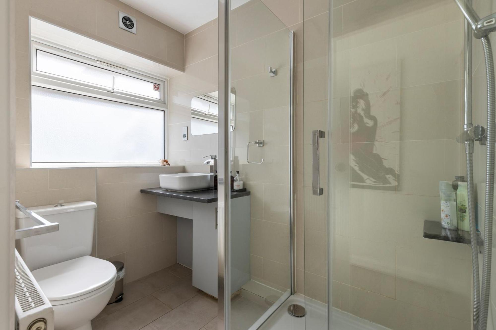King Studio Apartment With Garden And Parking Ealing Esterno foto